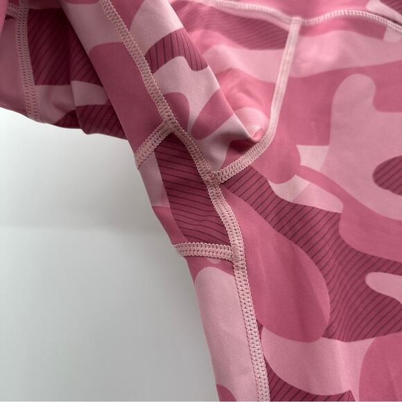 Zyia Active Light n Tight Pink Camo High Rise Cropped Leggings Size 4 - Picture 7 of 11